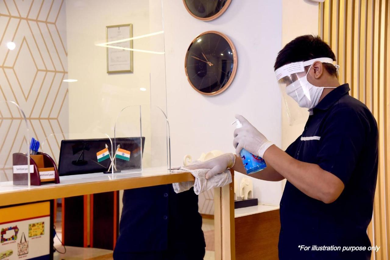 Vaccinated Staff - Capital O 13823 Hotel Praveen International Ulhasnagar Ngoại thất bức ảnh
